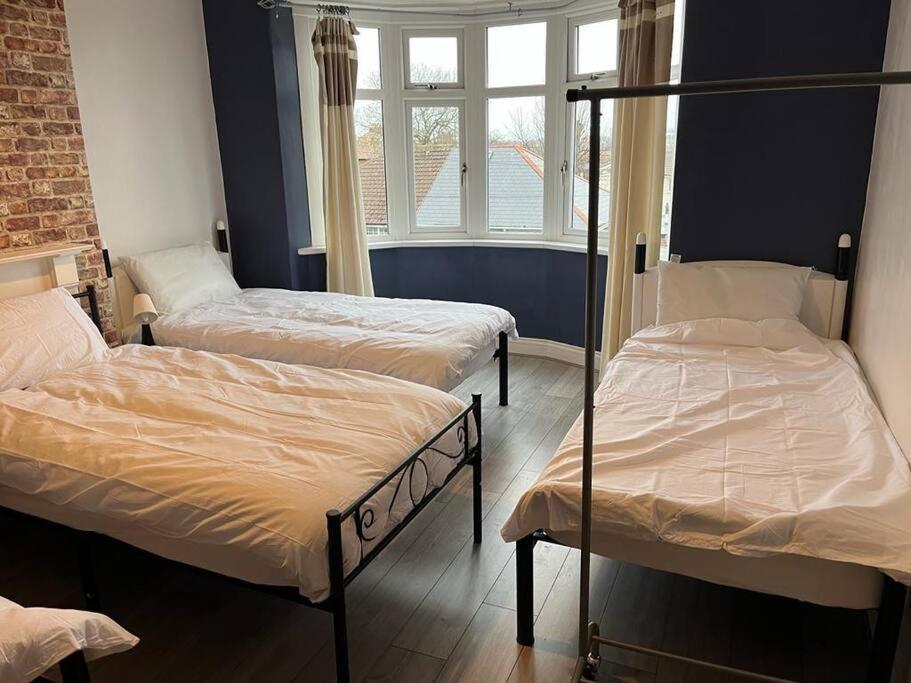 Ovington Grove 2 Fully Equipped Kitchen Free Parking 3 Bedrooms Netflix Newcastle upon Tyne Exterior photo