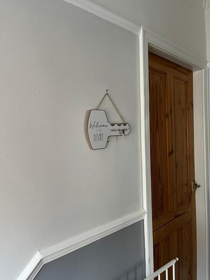 Ovington Grove 2 Fully Equipped Kitchen Free Parking 3 Bedrooms Netflix Newcastle upon Tyne Exterior photo
