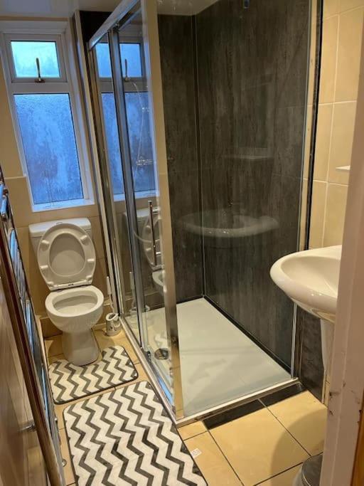 Ovington Grove 2 Fully Equipped Kitchen Free Parking 3 Bedrooms Netflix Newcastle upon Tyne Exterior photo